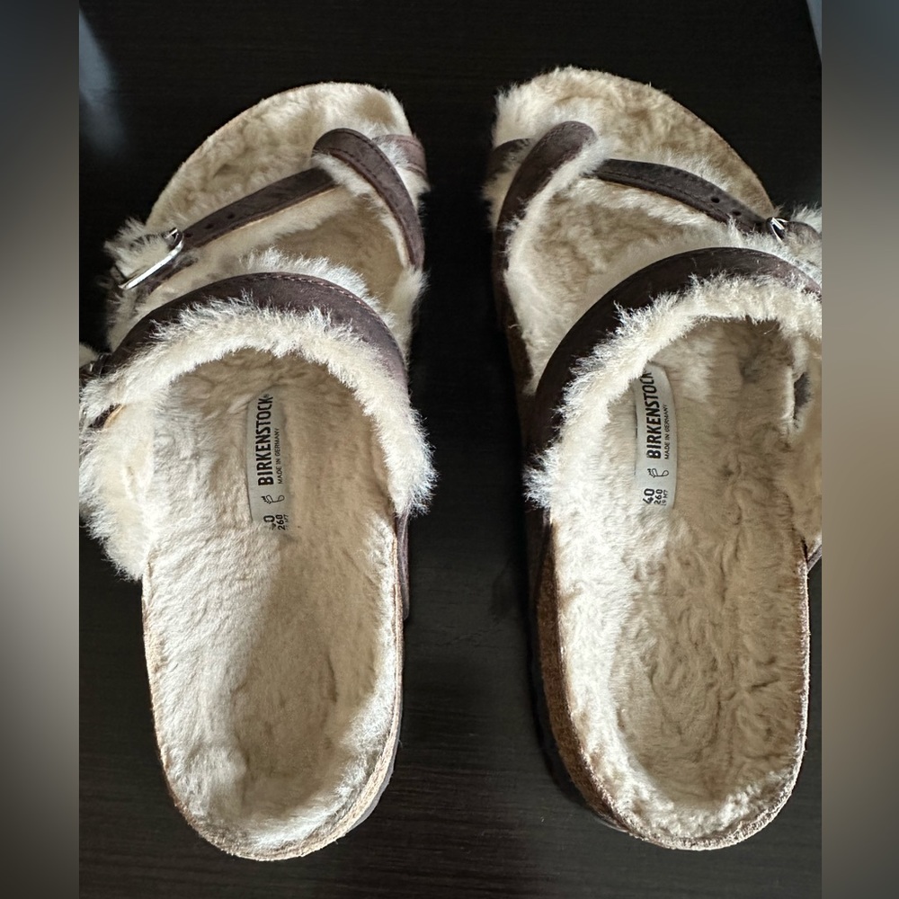 Birkenstock- like new - worn once 
Size 40- women’s 8.5-9